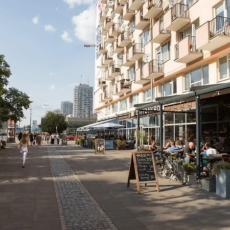 Centre By Bookinghost Apartment