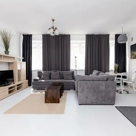 Centre By Bookinghost Apartment *