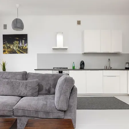 Centre By Bookinghost Apartment *