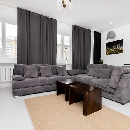 Apartment Centre By Bookinghost