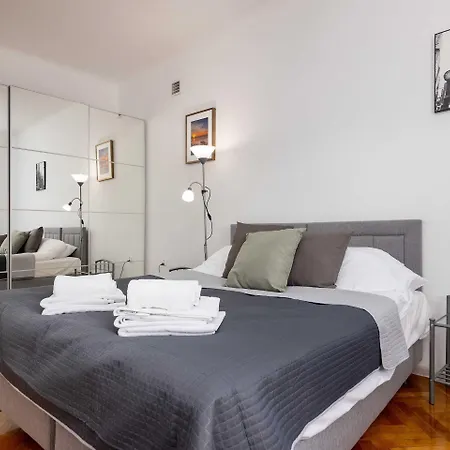 شقة Centre By Bookinghost