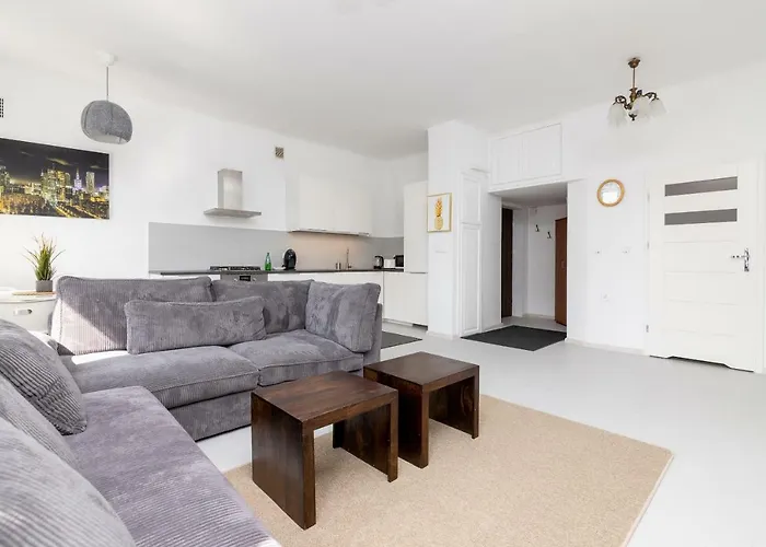 Centre By Bookinghost Apartment