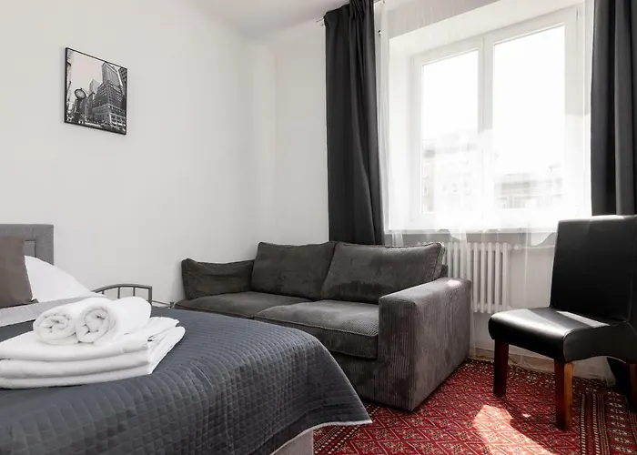 Apartment Centre By Bookinghost