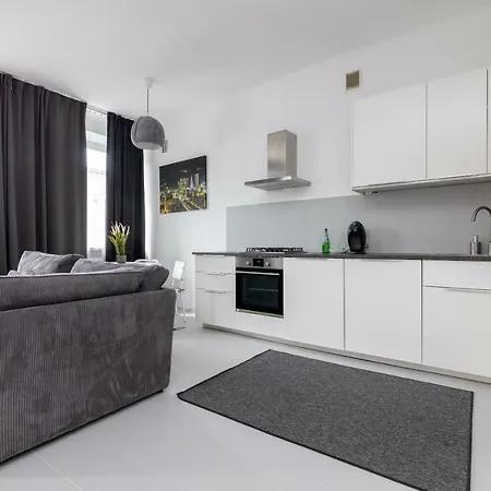 Centre By Bookinghost Apartment *