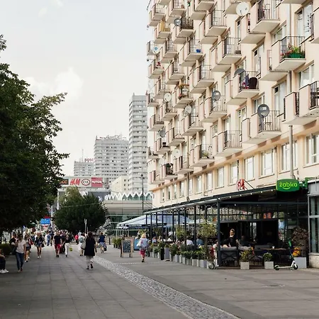 Apartment Centre By Bookinghost *