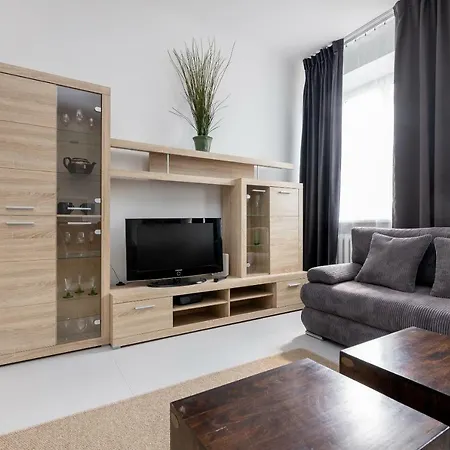 Centre By Bookinghost *